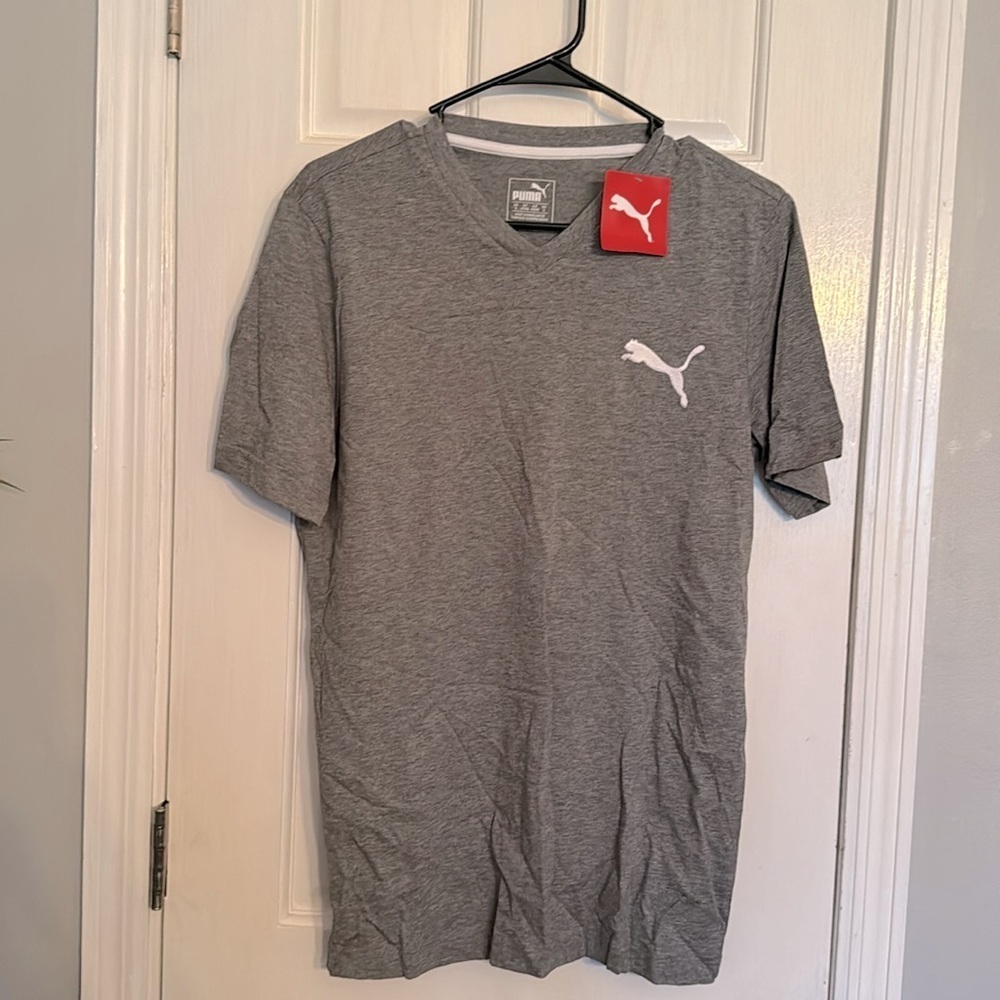 Puma gray vneck women’s tshirt NWT S